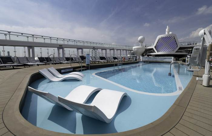 Celebrity Cruises, Celebrity Beyond, Resort Deck 8 ©CEL.jpg